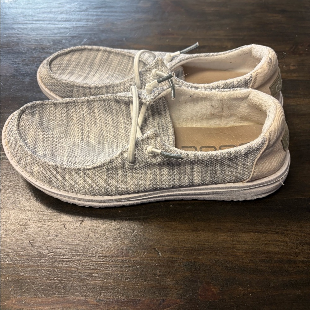Women’s size 7 gray and white Hey Dudes